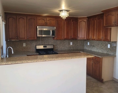 1200 S Shenandoah Street - Photo Thumbnail 10
