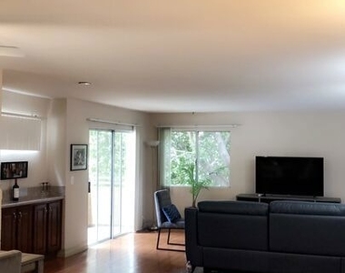 1200 S Shenandoah Street - Photo Thumbnail 3