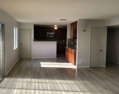 1200 S Shenandoah Street - Photo Thumbnail 11