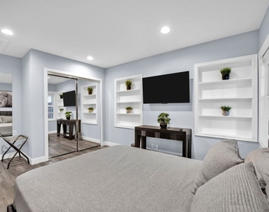 8345 White Oak Avenue - Photo Thumbnail 22