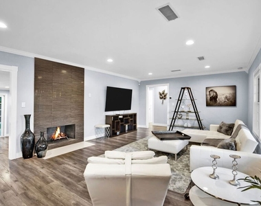 8345 White Oak Avenue - Photo Thumbnail 1
