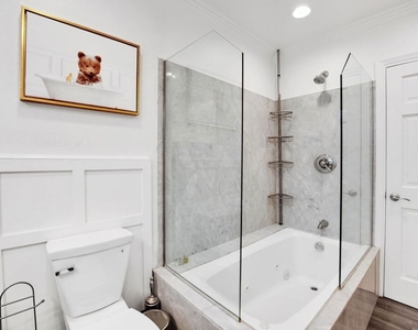 8345 White Oak Avenue - Photo Thumbnail 20