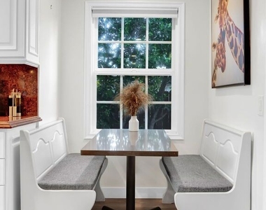 8345 White Oak Avenue - Photo Thumbnail 10