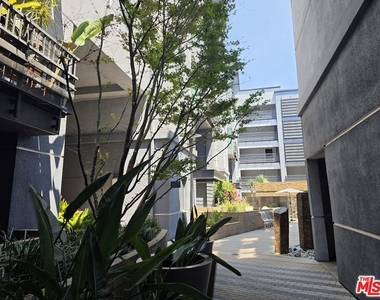 629 Traction Avenue - Photo Thumbnail 13