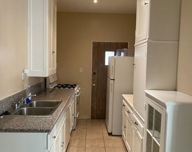 476 Landfair Avenue - Photo Thumbnail 5
