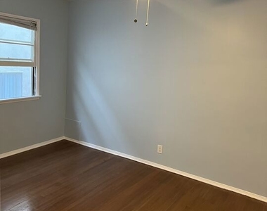 10503 Missouri Avenue - Photo Thumbnail 7