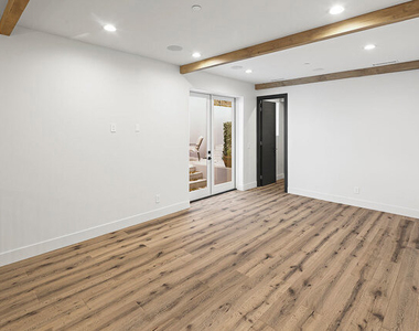 3373 Coldwater Canyon Avenue - Photo Thumbnail 26