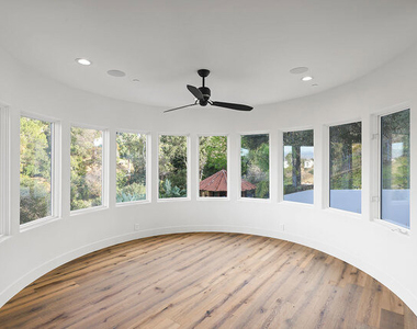 3373 Coldwater Canyon Avenue - Photo Thumbnail 18