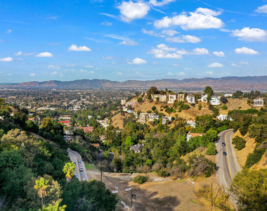 3373 Coldwater Canyon Avenue - Photo Thumbnail 48