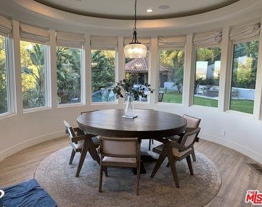 3373 Coldwater Canyon Avenue - Photo Thumbnail 9