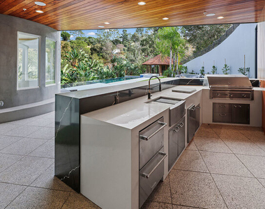 3373 Coldwater Canyon Avenue - Photo Thumbnail 36