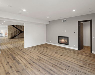3373 Coldwater Canyon Avenue - Photo Thumbnail 25
