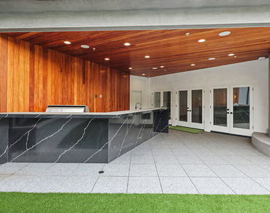 3373 Coldwater Canyon Avenue - Photo Thumbnail 37