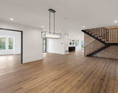 3373 Coldwater Canyon Avenue - Photo Thumbnail 6