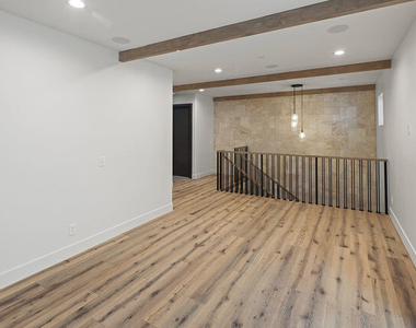 3373 Coldwater Canyon Avenue - Photo Thumbnail 27