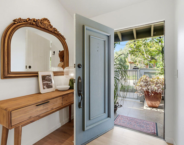 4314 Glencoe Avenue - Photo Thumbnail 6