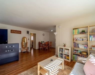 138 S St Andrews Place - Photo Thumbnail 8