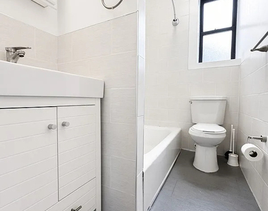 405 West 45th Street - Photo Thumbnail 4