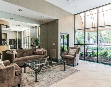 10535 Wilshire Boulevard - Photo Thumbnail 2