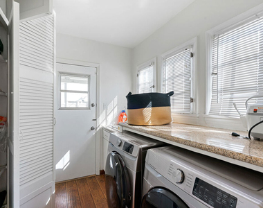 10530 Kinnard Avenue - Photo Thumbnail 13