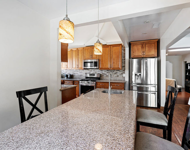10530 Kinnard Avenue - Photo Thumbnail 5