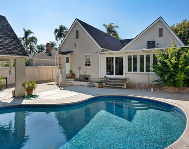 10530 Kinnard Avenue - Photo Thumbnail 15