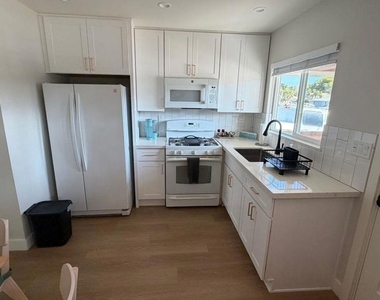 3208 Madison Ave - Photo Thumbnail 3