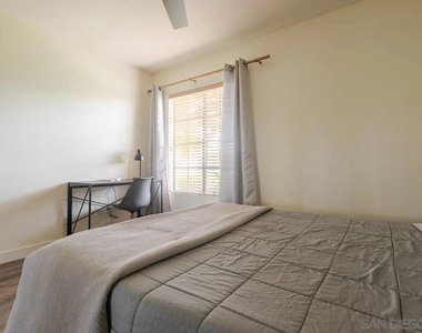 12261 Carmel Vista Rd - Photo Thumbnail 24