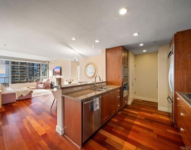 700 W E St - Photo Thumbnail 12