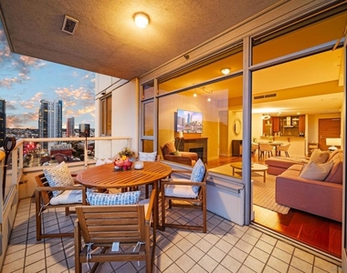 700 W E St - Photo Thumbnail 5