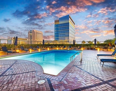 700 W E St - Photo Thumbnail 28