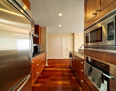 700 W E St - Photo Thumbnail 11