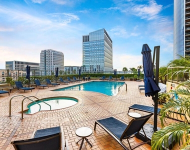 700 W E St - Photo Thumbnail 48
