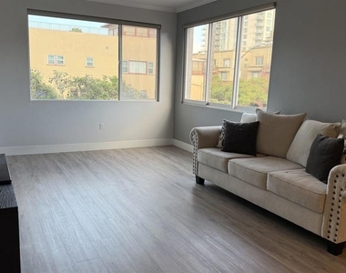 1642 7th Avenue - Photo Thumbnail 2