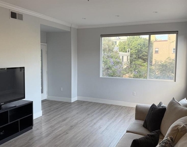 1642 7th Avenue - Photo Thumbnail 3
