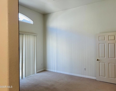 5210 Premiere Hills Drive - Photo Thumbnail 17