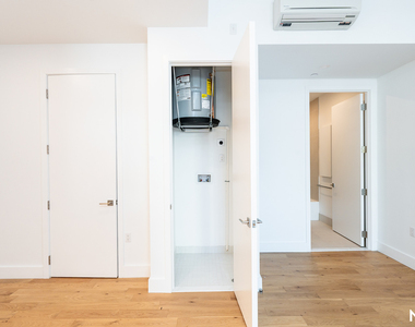 38-38 32nd St 11101 - Photo Thumbnail 11