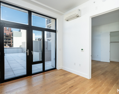 38-38 32nd St 11101 - Photo Thumbnail 4