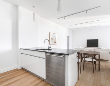 554 West 54th Street - Photo Thumbnail 2
