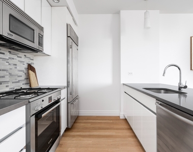 554 West 54th Street - Photo Thumbnail 3