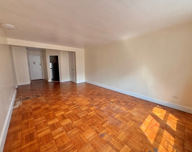 272 Clarkson Avenue - Photo Thumbnail 4
