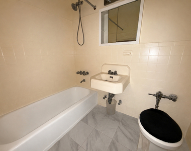 272 Clarkson Avenue - Photo Thumbnail 9