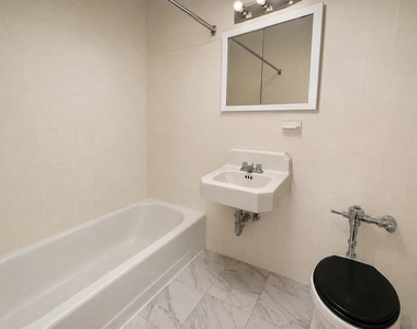 272 Clarkson Avenue - Photo Thumbnail 7