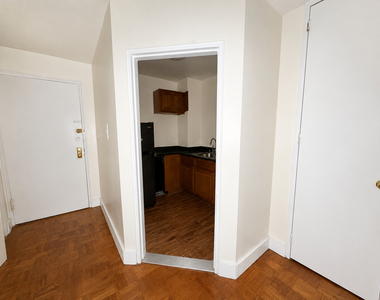 272 Clarkson Avenue - Photo Thumbnail 3