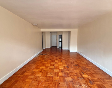 272 Clarkson Avenue - Photo Thumbnail 3