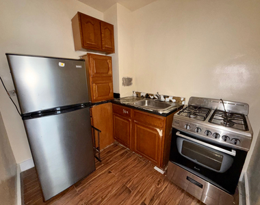 272 Clarkson Avenue - Photo Thumbnail 6