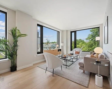 88th Avenue - Photo Thumbnail 4