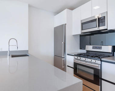 239 North 9th Street - Photo Thumbnail 12