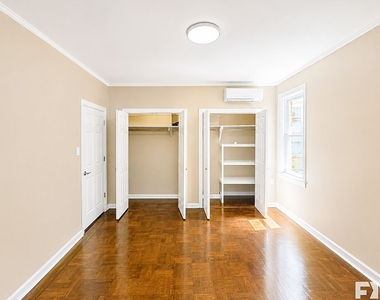 East 53rd Street - Photo Thumbnail 4