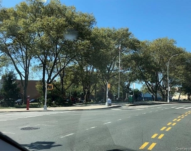 87-20 175 Street - Photo Thumbnail 10